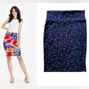 ✂️ 3/$25! LuLaRoe Cassie Skirt in Navy Blue Polka Dot Size M